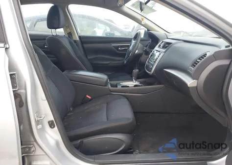 2017 Nissan Altima 2.5/2.5 S/2.5 Sl/2.5 Sr/2.5 Sv z USA, uszkodzony, nr VIN 1N4AL3AP5HN305748